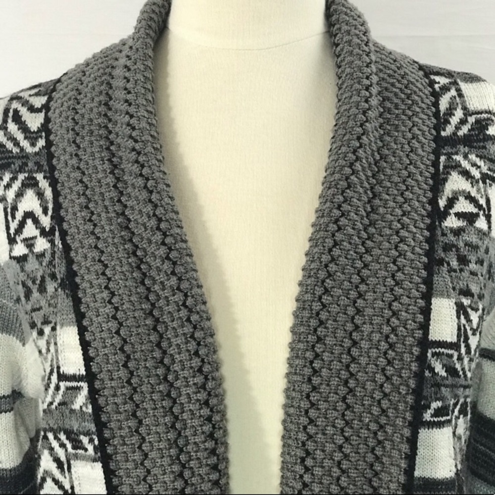 SOLD — SOLD — SOLD —- BCBGMaxazaria Tribal Print Cardigan;Cream,Greys&Black,S/M - Picture 2 of 8